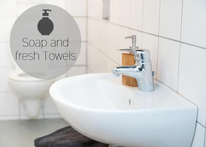 Cozy & Quiet Close To Hauptbahnhof Apartment