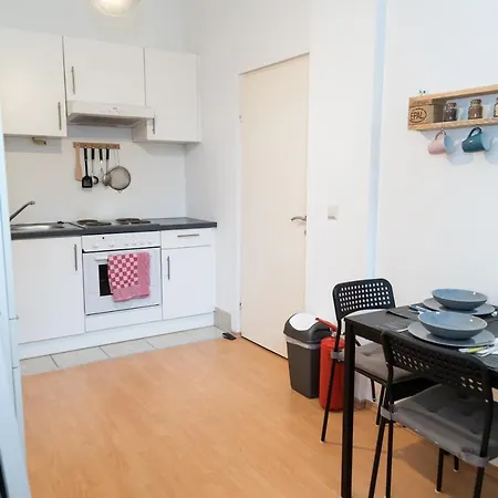 Cozy & Quiet Close To Hauptbahnhof 아파트